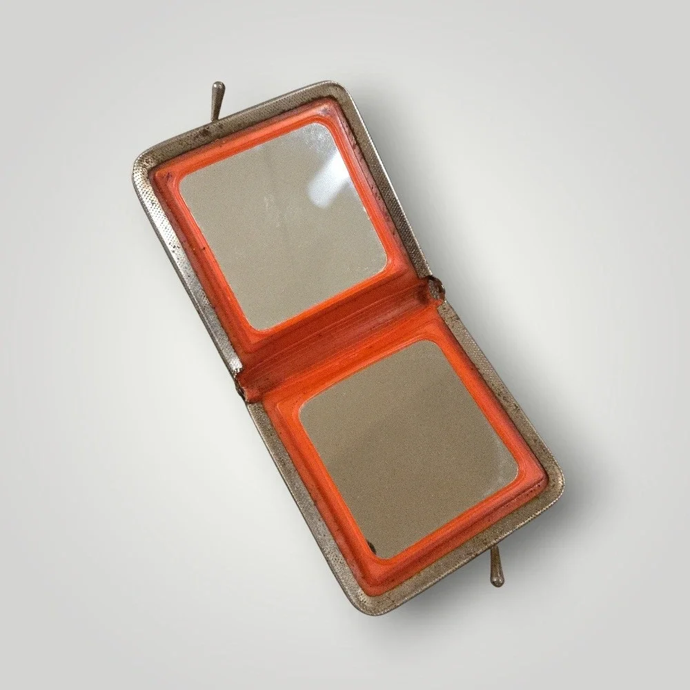 VTG Gold Embossed Folding Compact Double Mirror Wallet Styl 4